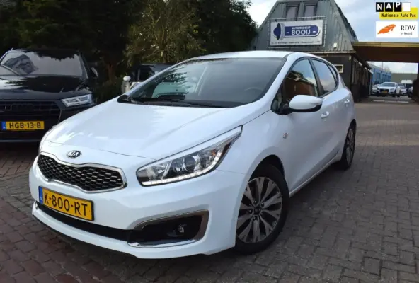 CEED 1.4-16 V CRUISE/AIRCO/PDC/BLUETOOTH/6 BAK/XENON/5 DRS/LMW 16 INCH/STUUR EN STOEL VERW
