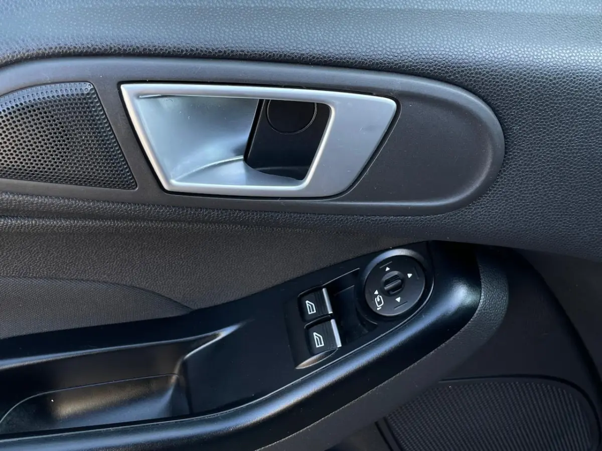 1.0 Style Ultimate/Airco/Navi/PDC/NL Auto