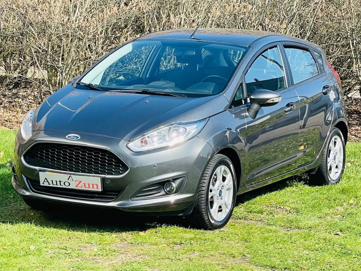 1.0 Style Ultimate/Airco/Navi/PDC/NL Auto
