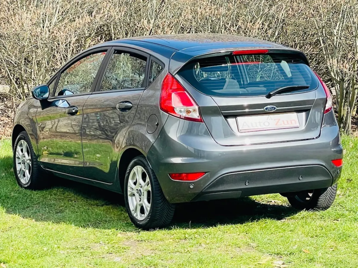 1.0 Style Ultimate/Airco/Navi/PDC/NL Auto