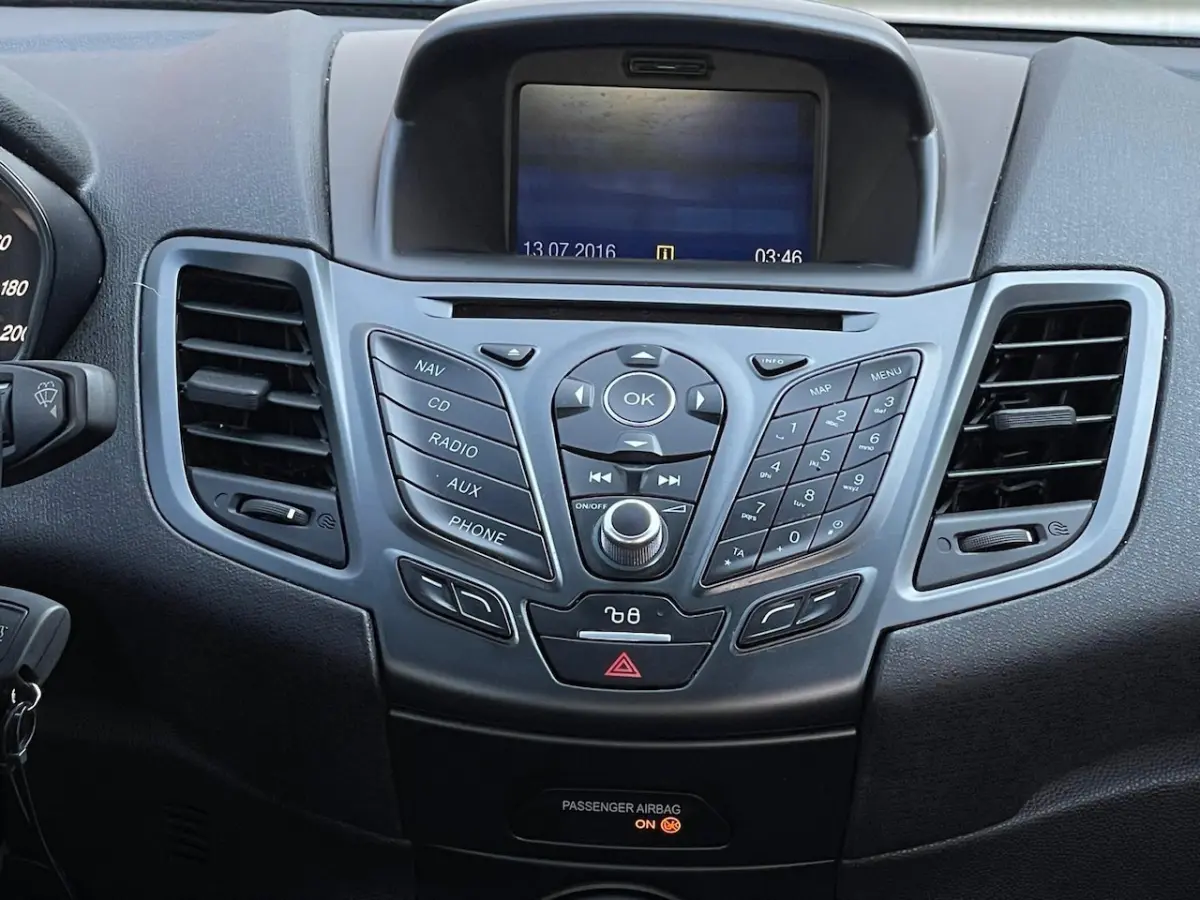 1.0 Style Ultimate/Airco/Navi/PDC/NL Auto