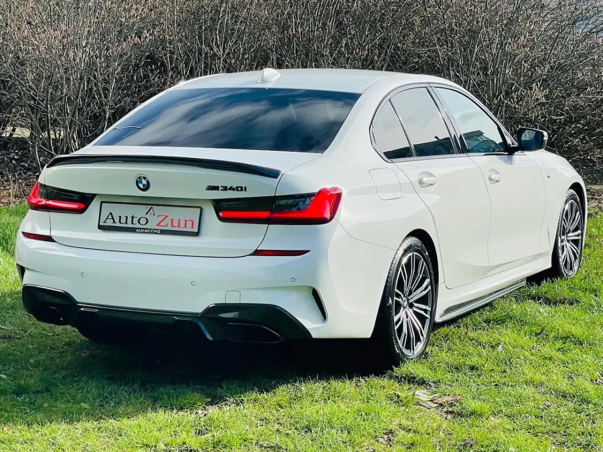 320i Business Edition M Sport pakket Automaat Navi CarPlay Carbon pakket/NL Auto