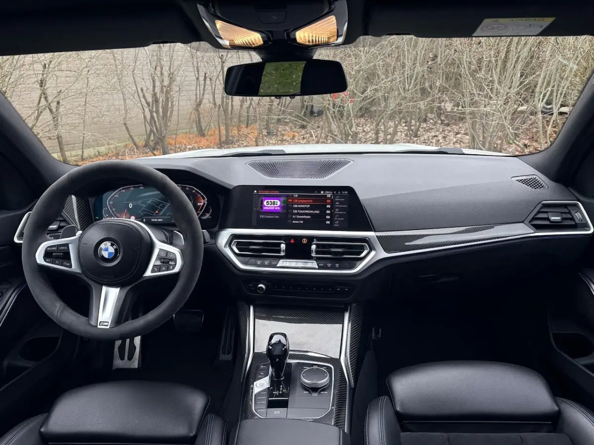 320i Business Edition M Sport pakket Automaat Navi CarPlay Carbon pakket/NL Auto