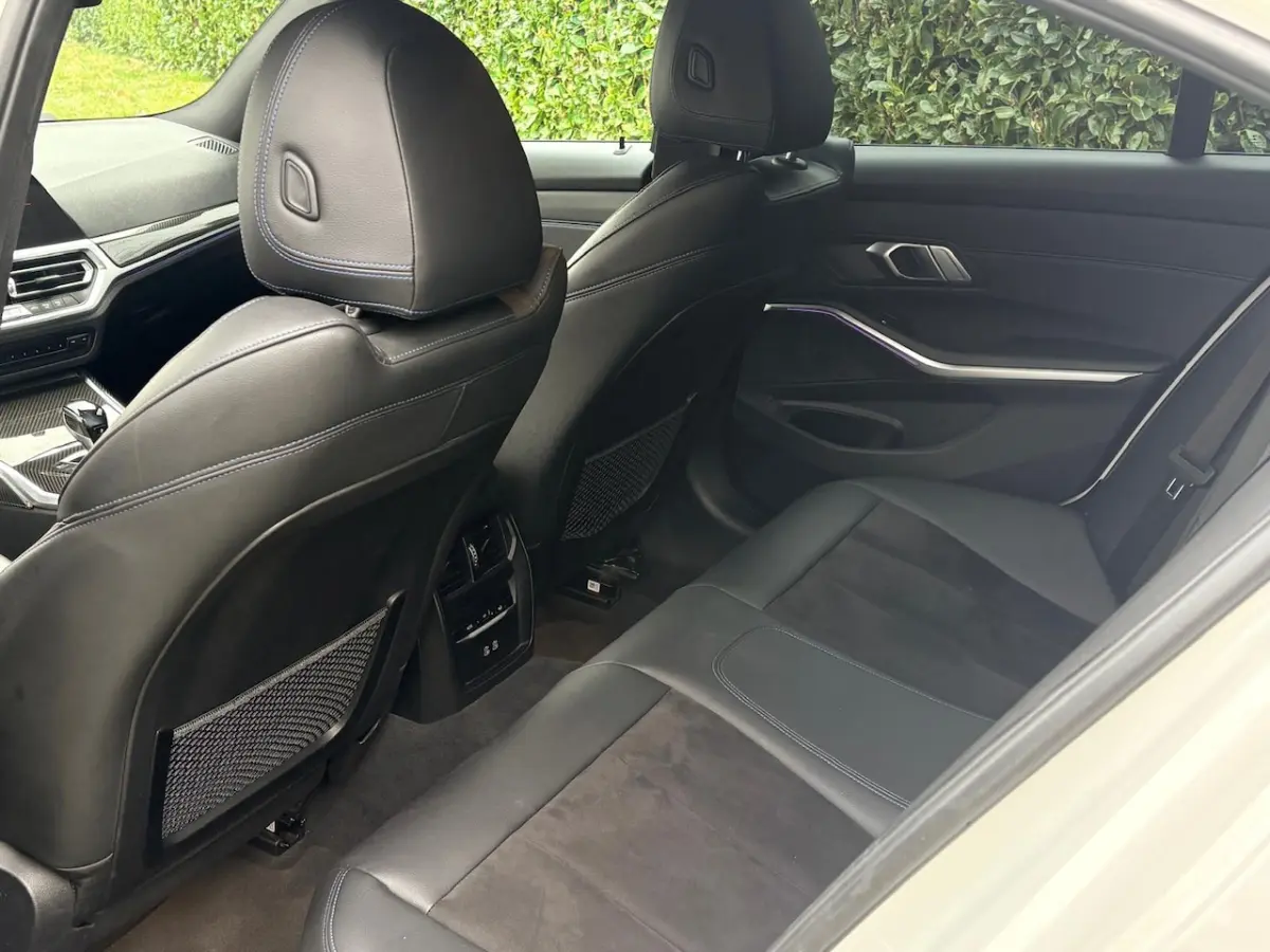 320i Business Edition M Sport pakket Automaat Navi CarPlay Carbon pakket/NL Auto