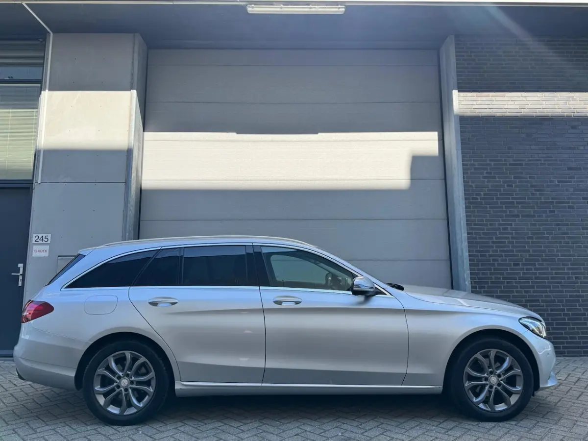 180 Lease Edition [NL Auto | Carplay | StoelVW | Cruise | Trekhaak]