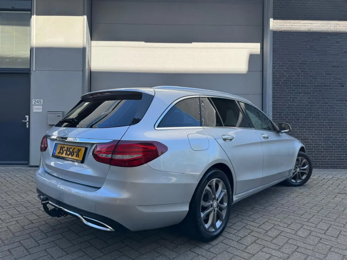 180 Lease Edition [NL Auto | Carplay | StoelVW | Cruise | Trekhaak]
