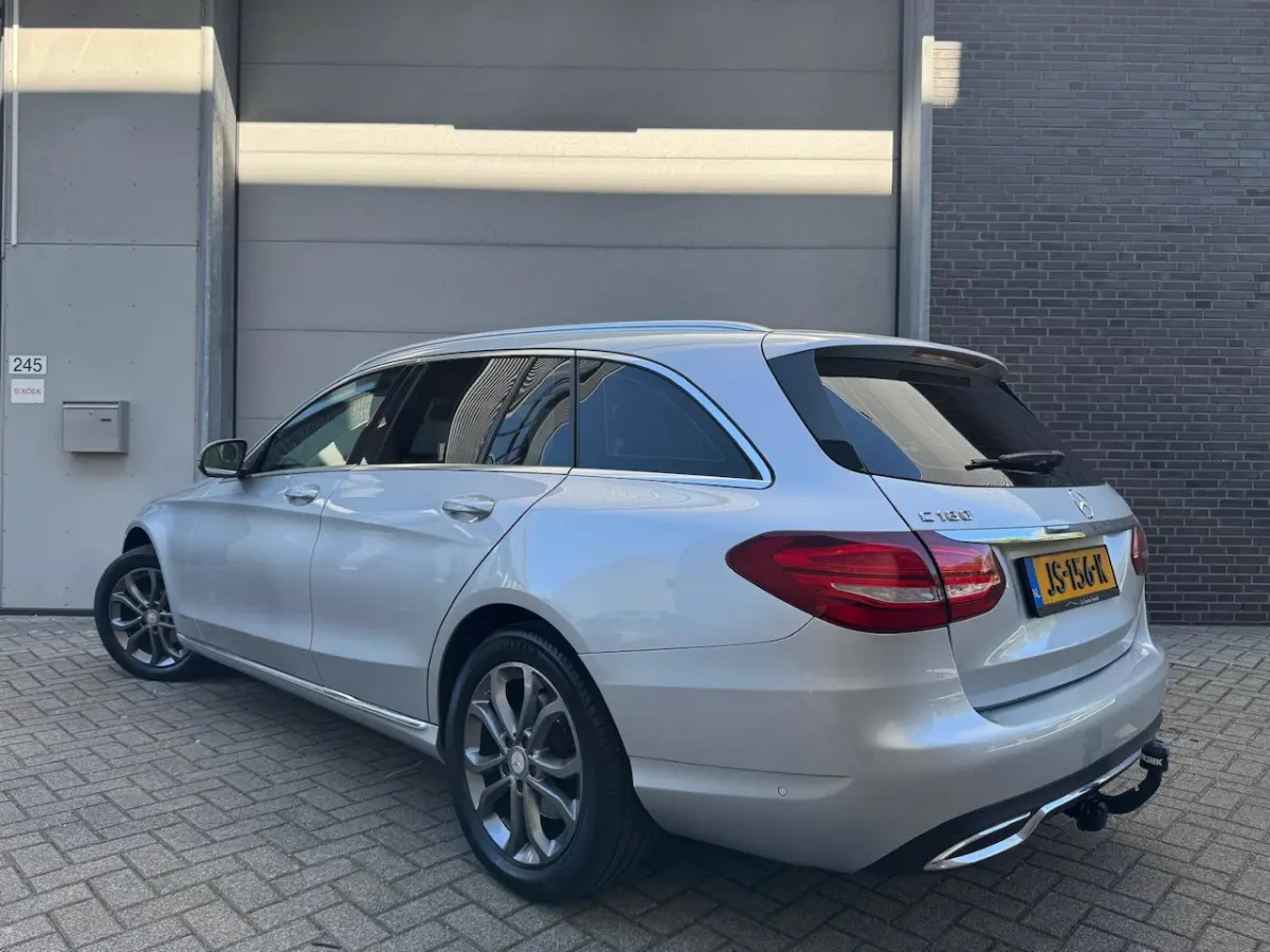 180 Lease Edition [NL Auto | Carplay | StoelVW | Cruise | Trekhaak]