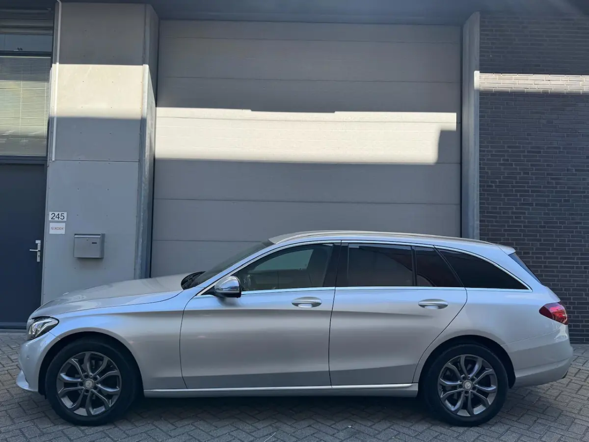 180 Lease Edition [NL Auto | Carplay | StoelVW | Cruise | Trekhaak]