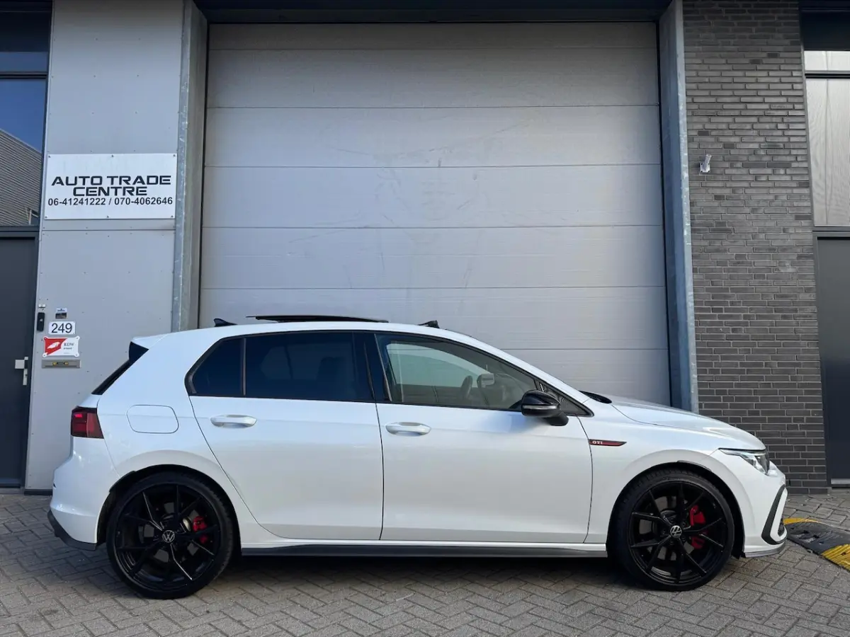 2.0 TSI GTI [ Pano | IQ.Light | H&K | Trekhaak | 19" | Dodehoek | Draadloos laden]