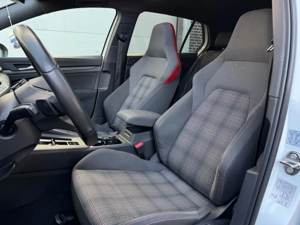 2.0 TSI GTI [ Pano | IQ.Light | H&K | Trekhaak | 19" | Dodehoek | Draadloos laden]