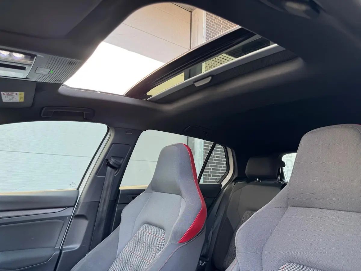 2.0 TSI GTI [ Pano | IQ.Light | H&K | Trekhaak | 19" | Dodehoek | Draadloos laden]