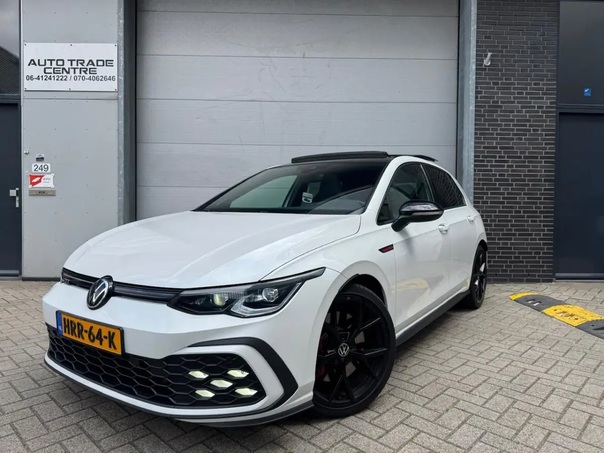 2.0 TSI GTI [ Pano | IQ.Light | H&K | Trekhaak | 19" | Dodehoek | Draadloos laden]