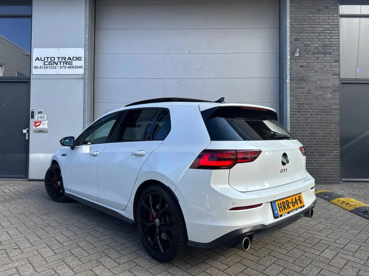 2.0 TSI GTI [ Pano | IQ.Light | H&K | Trekhaak | 19" | Dodehoek | Draadloos laden]