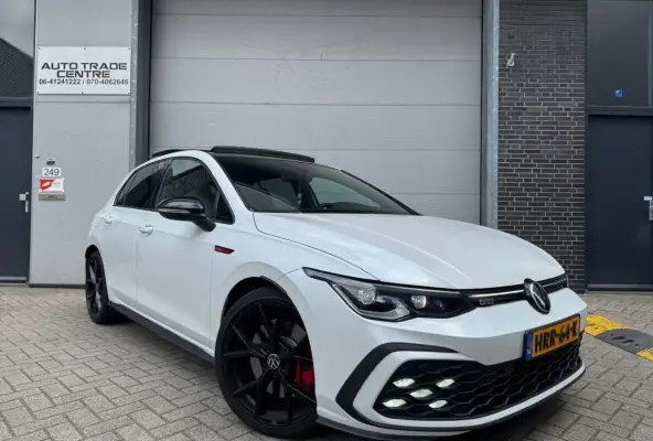 2.0 TSI GTI [ Pano | IQ.Light | H&K | Trekhaak | 19" | Dodehoek | Draadloos laden]