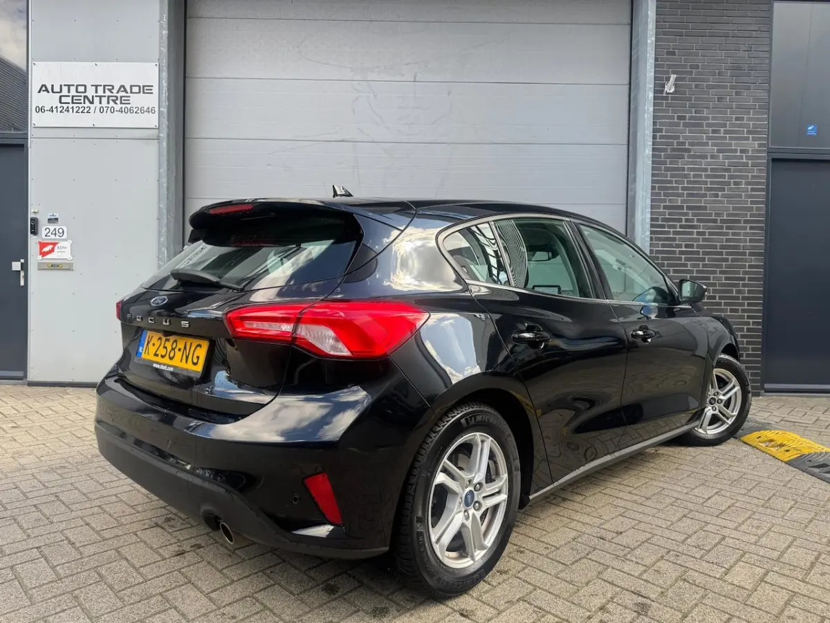 1.0 EcoBoost Trend Edition Business [Camera|Carplay|Lane assist|Draadloos laden|Dealer OH]