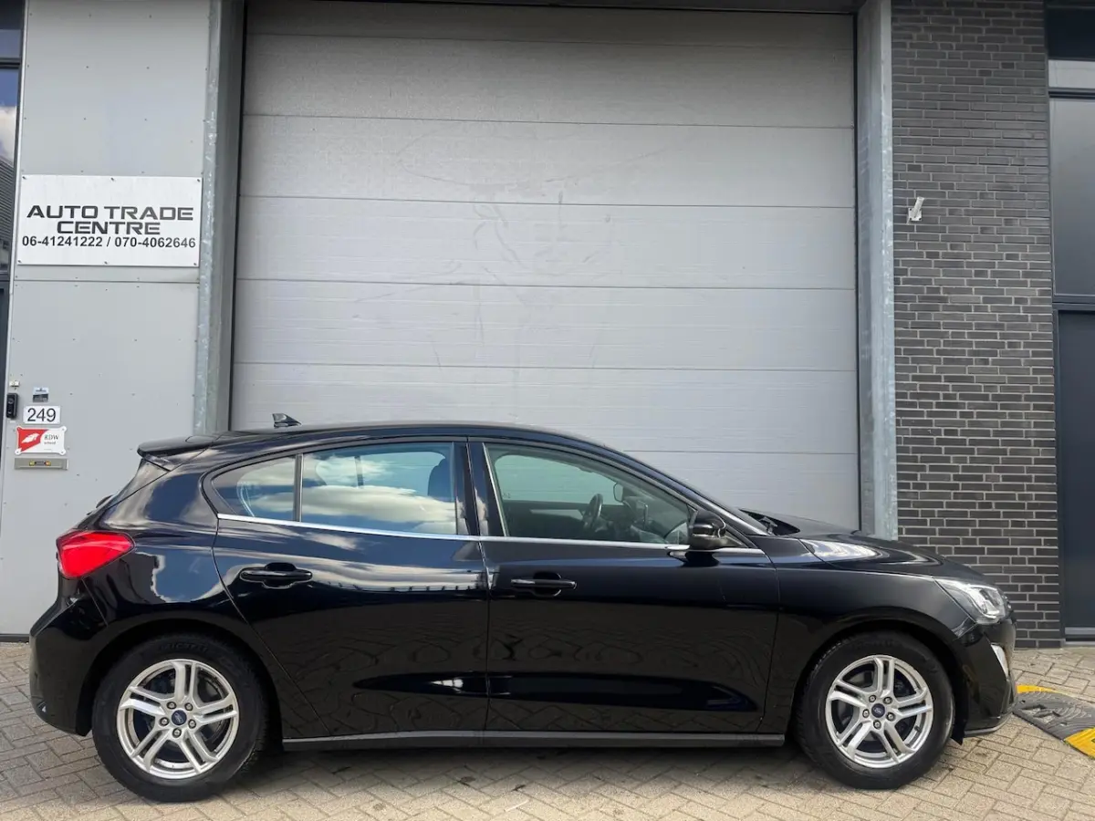 1.0 EcoBoost Trend Edition Business [Camera|Carplay|Lane assist|Draadloos laden|Dealer OH]