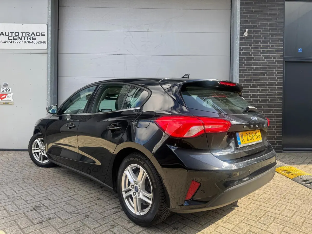 1.0 EcoBoost Trend Edition Business [Camera|Carplay|Lane assist|Draadloos laden|Dealer OH]
