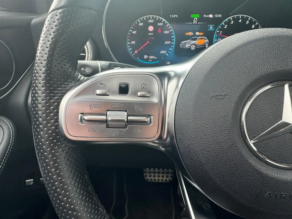 300e 4MATIC Premium [Pano | Camera | Dodehoek | AMG-styling]