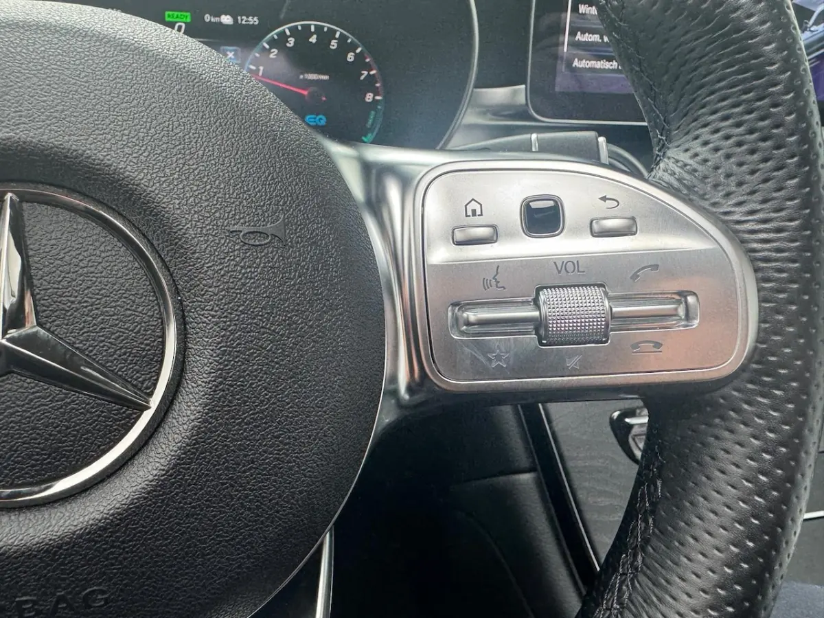 300e 4MATIC Premium [Pano | Camera | Dodehoek | AMG-styling]