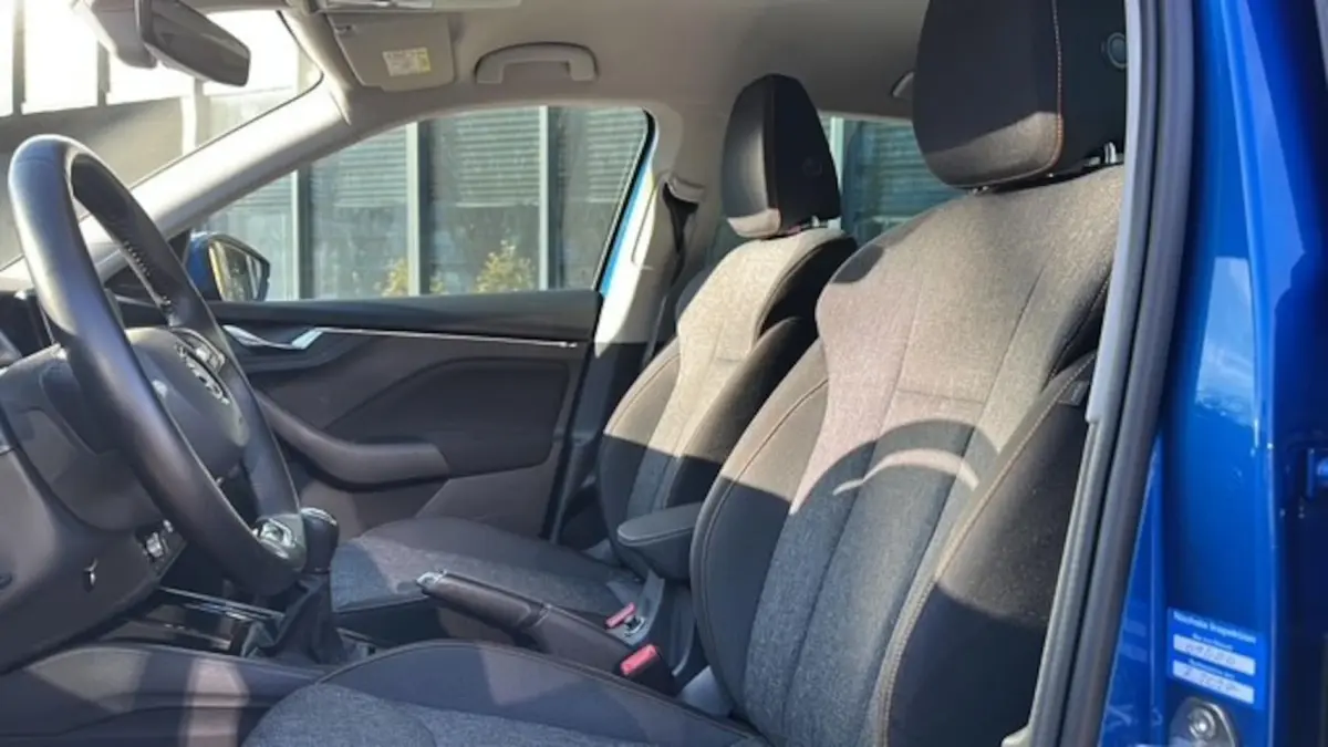 1.0 TSI Active stoel/stuur verwarming , pdc , carplay