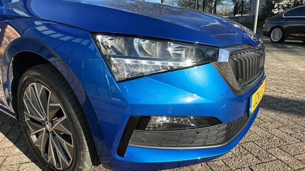 1.0 TSI Active stoel/stuur verwarming , pdc , carplay