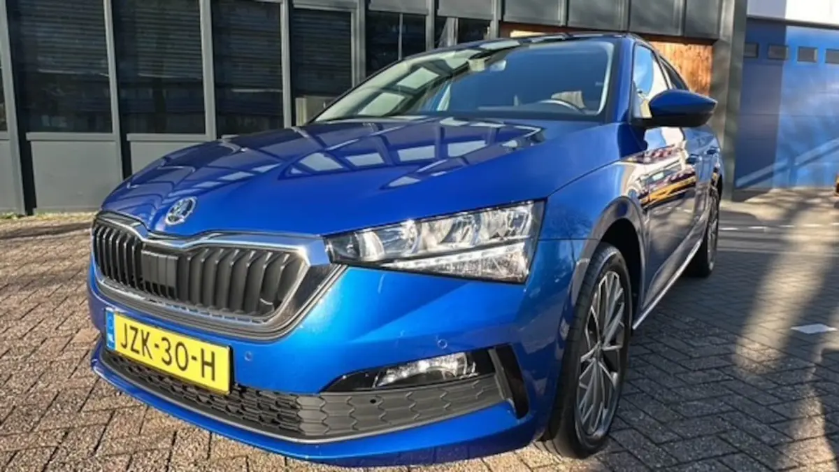 1.0 TSI Active stoel/stuur verwarming , pdc , carplay