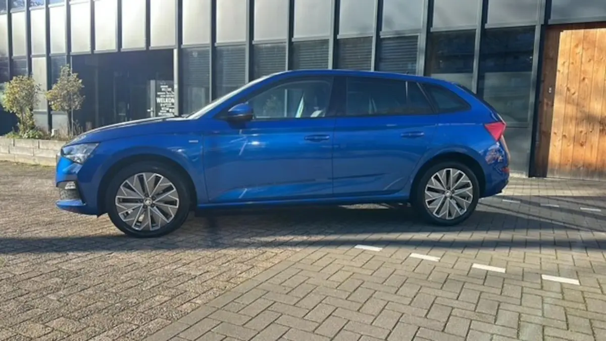 1.0 TSI Active stoel/stuur verwarming , pdc , carplay