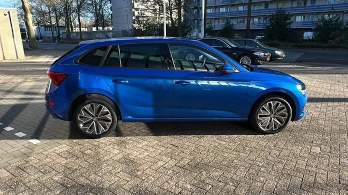 1.0 TSI Active stoel/stuur verwarming , pdc , carplay