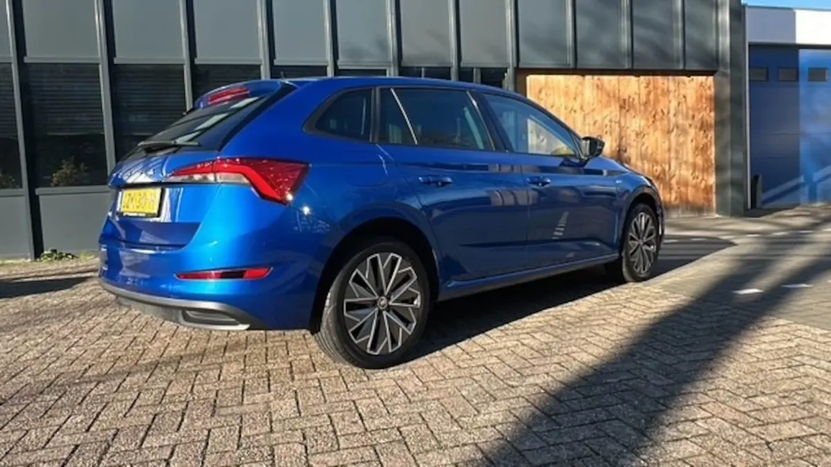 1.0 TSI Active stoel/stuur verwarming , pdc , carplay