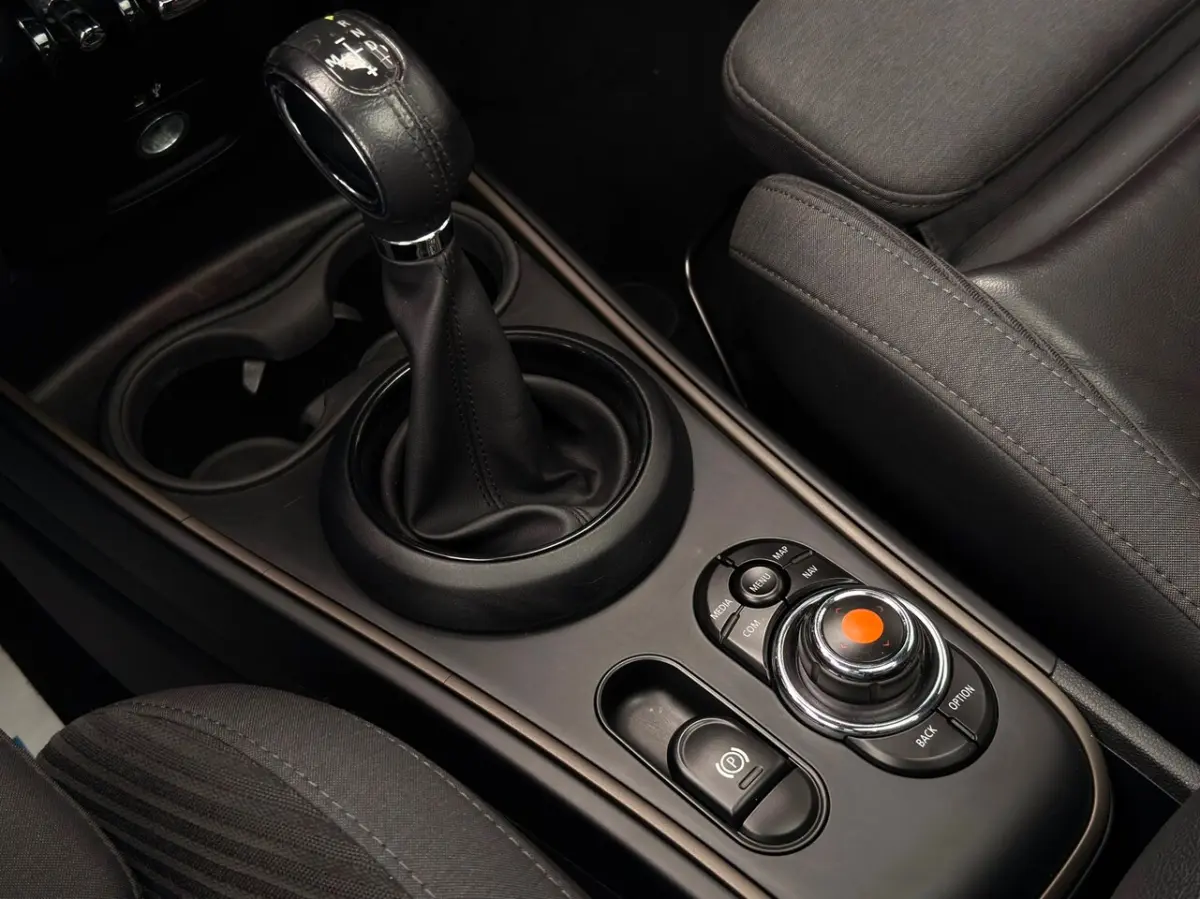 1.5 Cooper Chili / Pano / CarPlay / Trekhaak