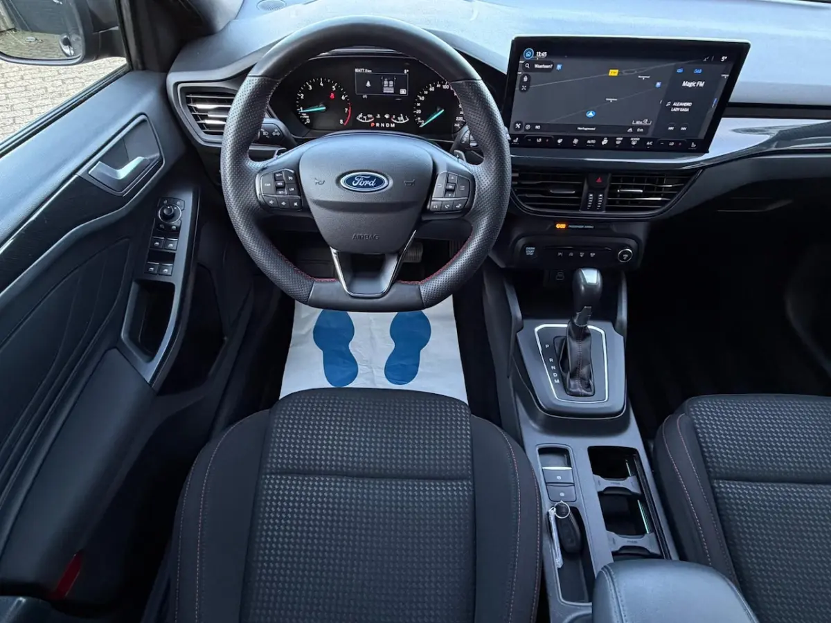 1.0 EcoBoost Hybrid ST Line Carbon