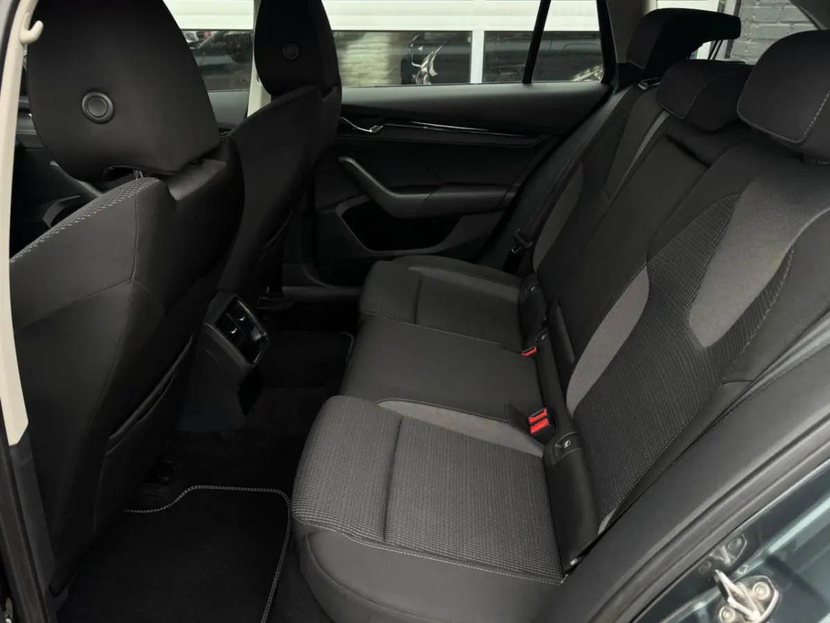 1.0 e-TSI Business Edition / ACC / 18'inch