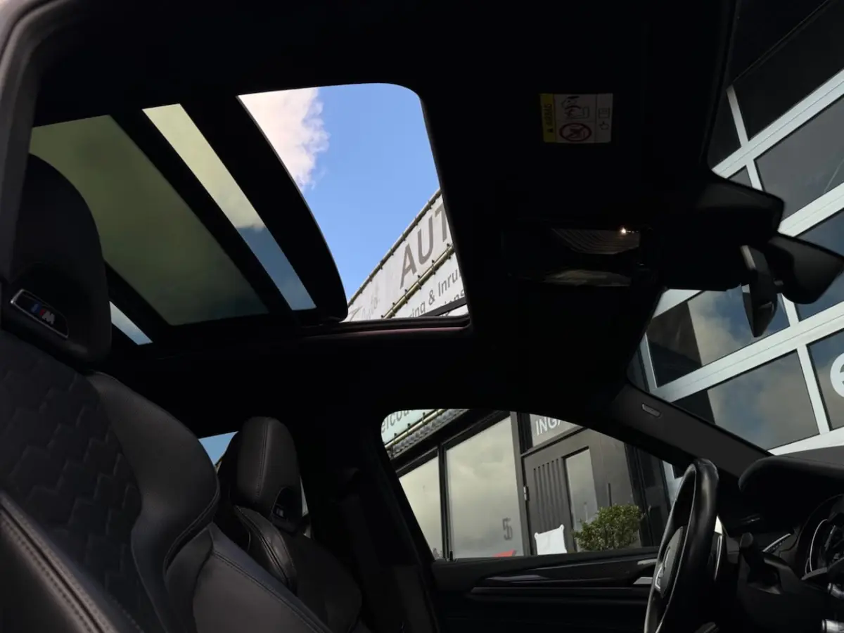 M 480pk / Carbon / Pano / CarPlay