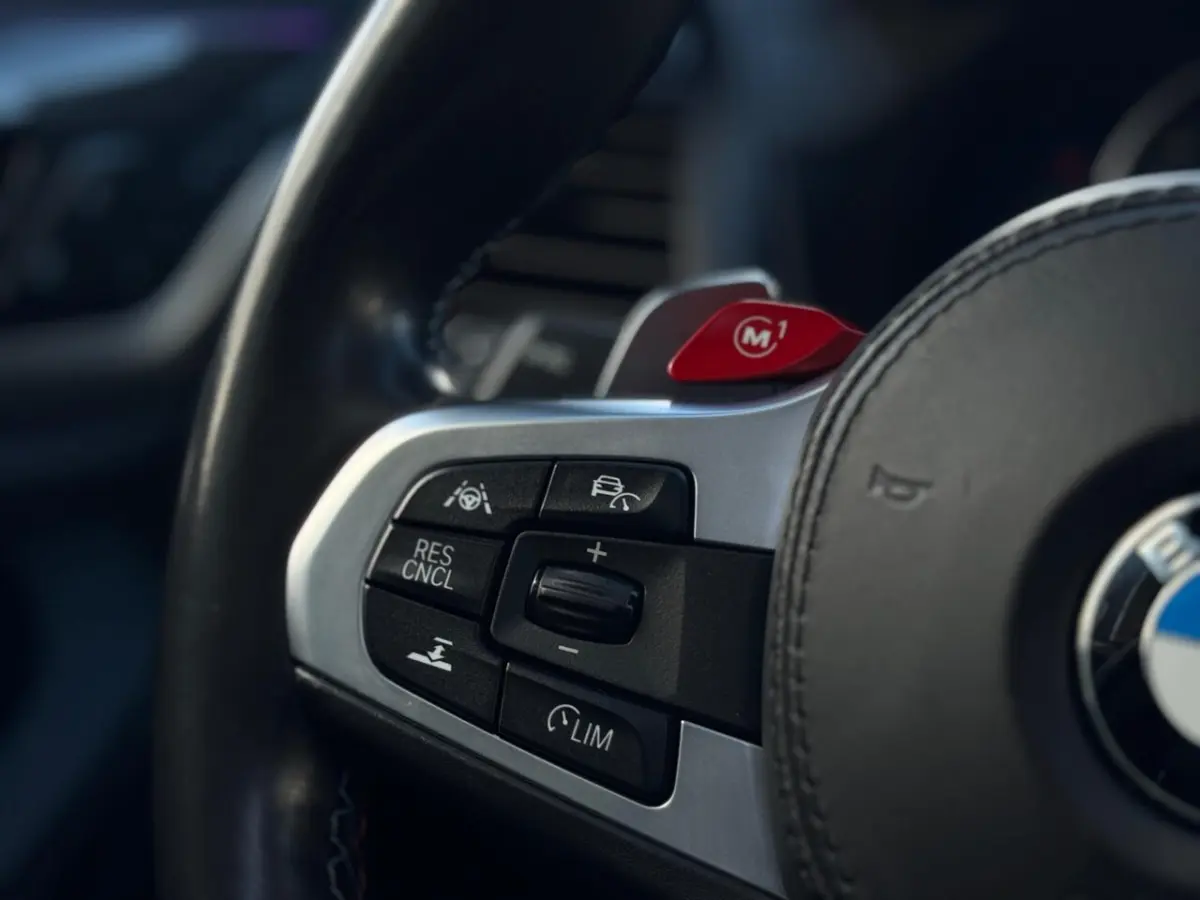 M 480pk / Carbon / Pano / CarPlay
