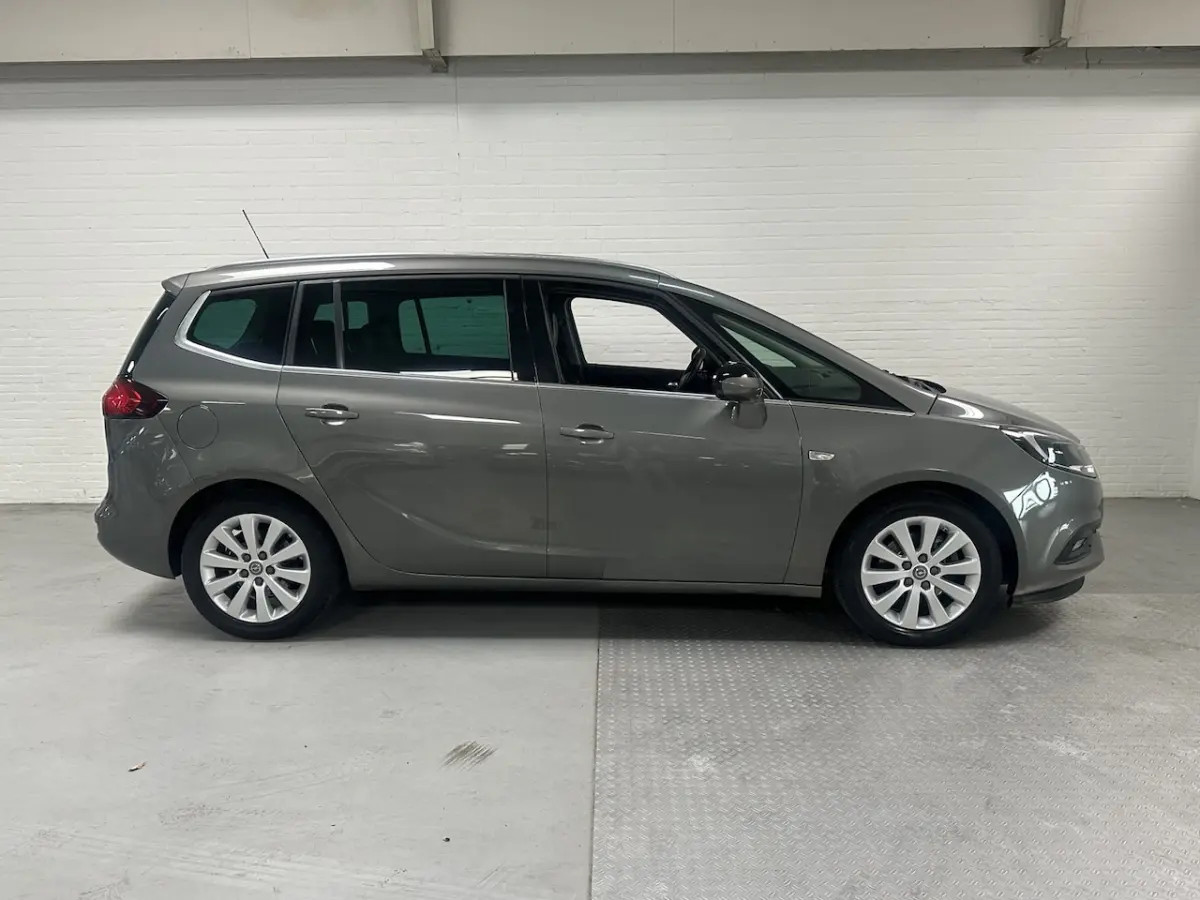 1.4 Turbo Business Executive 7p. CLIMA / CRUISE / CAMERA / LMV
