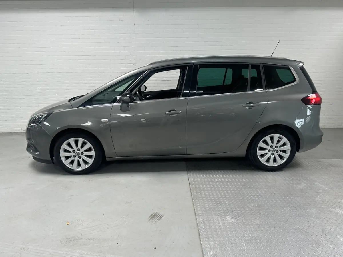 1.4 Turbo Business Executive 7p. CLIMA / CRUISE / CAMERA / LMV