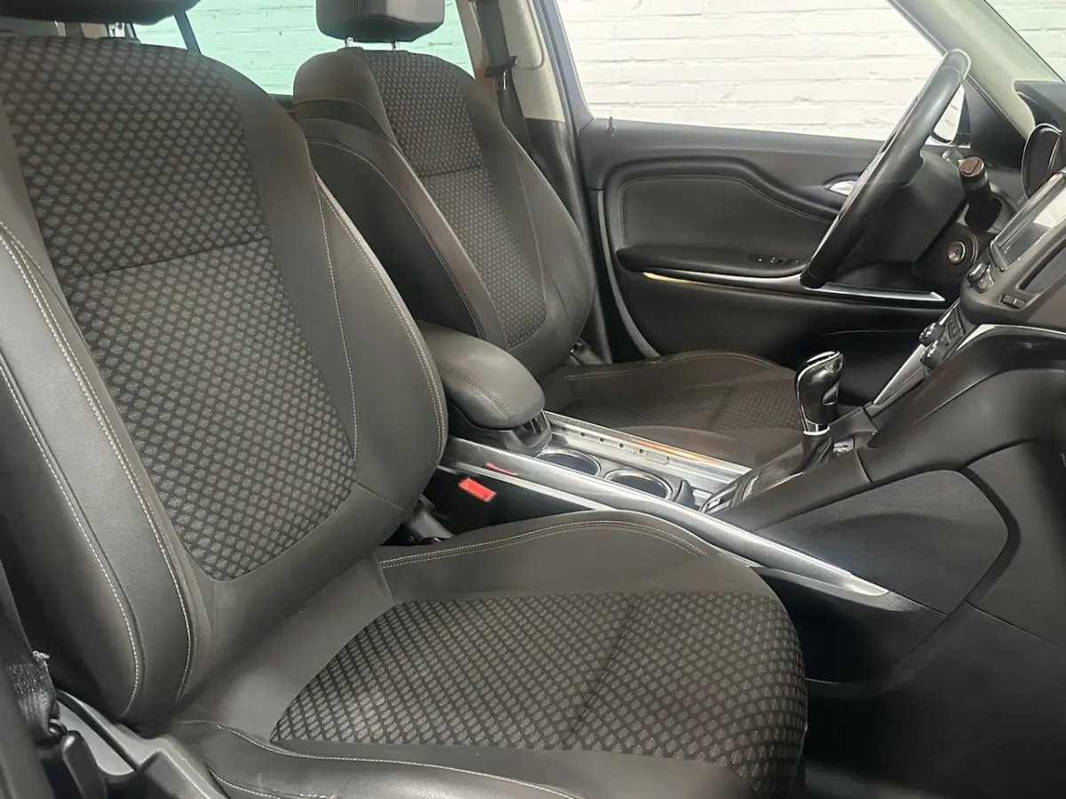 1.4 Turbo Business Executive 7p. CLIMA / CRUISE / CAMERA / LMV