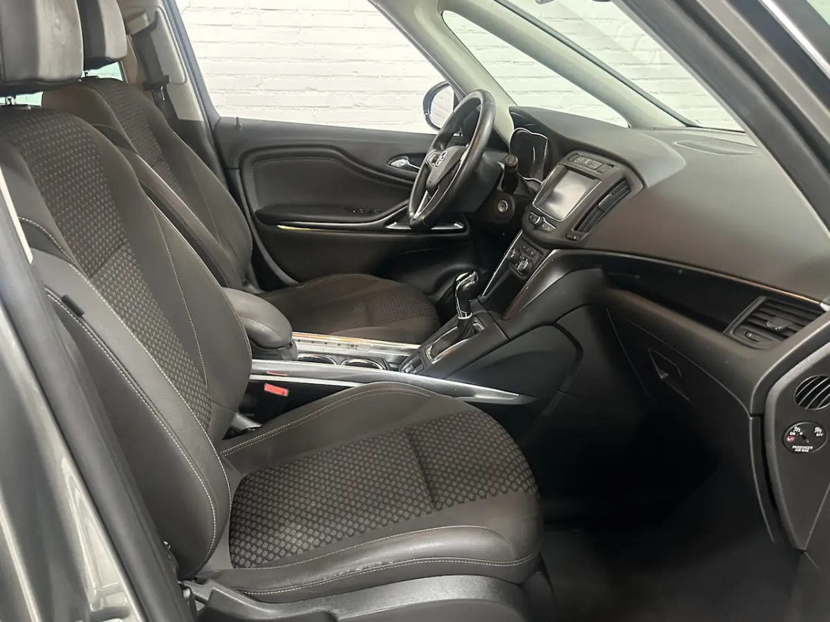 1.4 Turbo Business Executive 7p. CLIMA / CRUISE / CAMERA / LMV