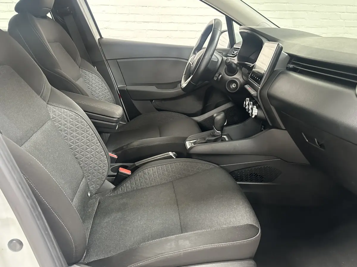 1.6 E-Tech Hybrid Business CLIMA / CRUISE / HYBRID 140 PK