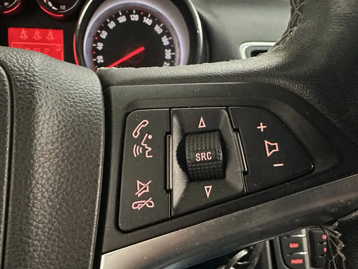 1.4 Turbo Cosmo CLIMA / CRUISE / CEMERA / LMV VOLE OPTIES