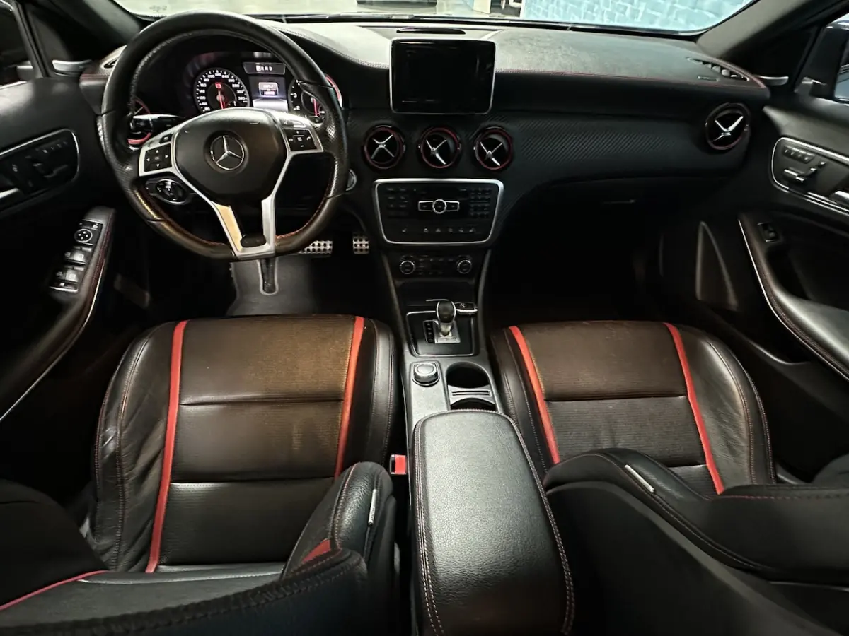 AMG 45 4MATIC AMG SPORT / LEER / LMV /470pk Auto rijd goed