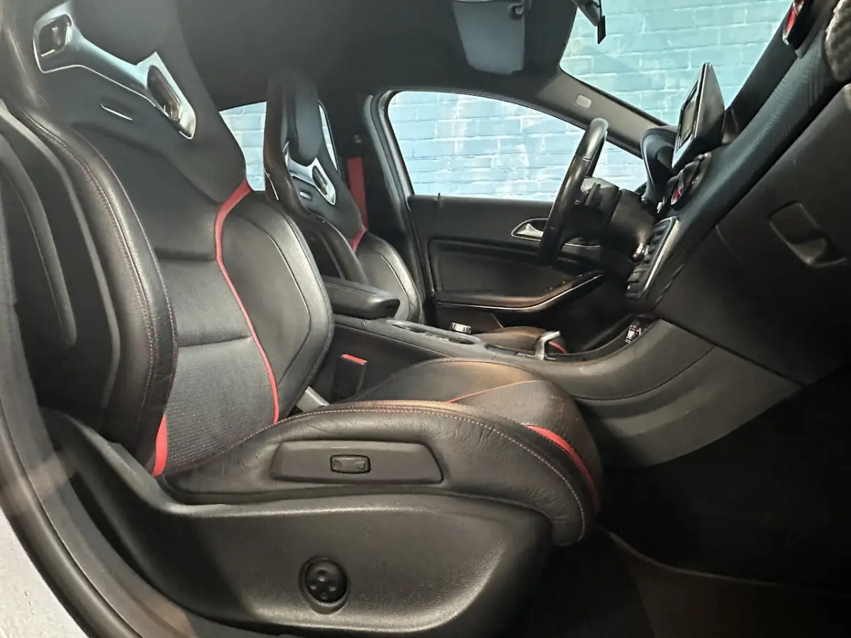 AMG 45 4MATIC AMG SPORT / LEER / LMV /470pk Auto rijd goed