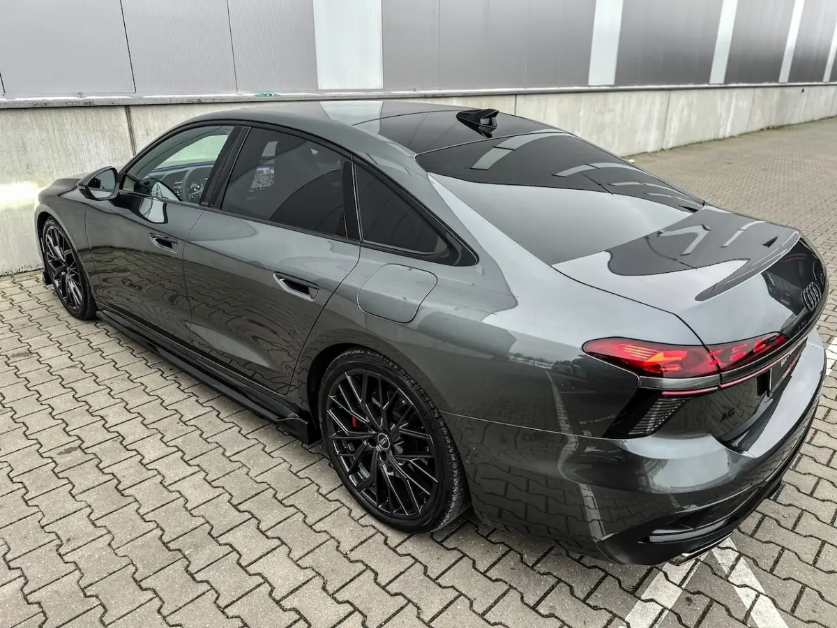 2.0 e-hybrid 367Pk S line Competition Edition one Pano B&O