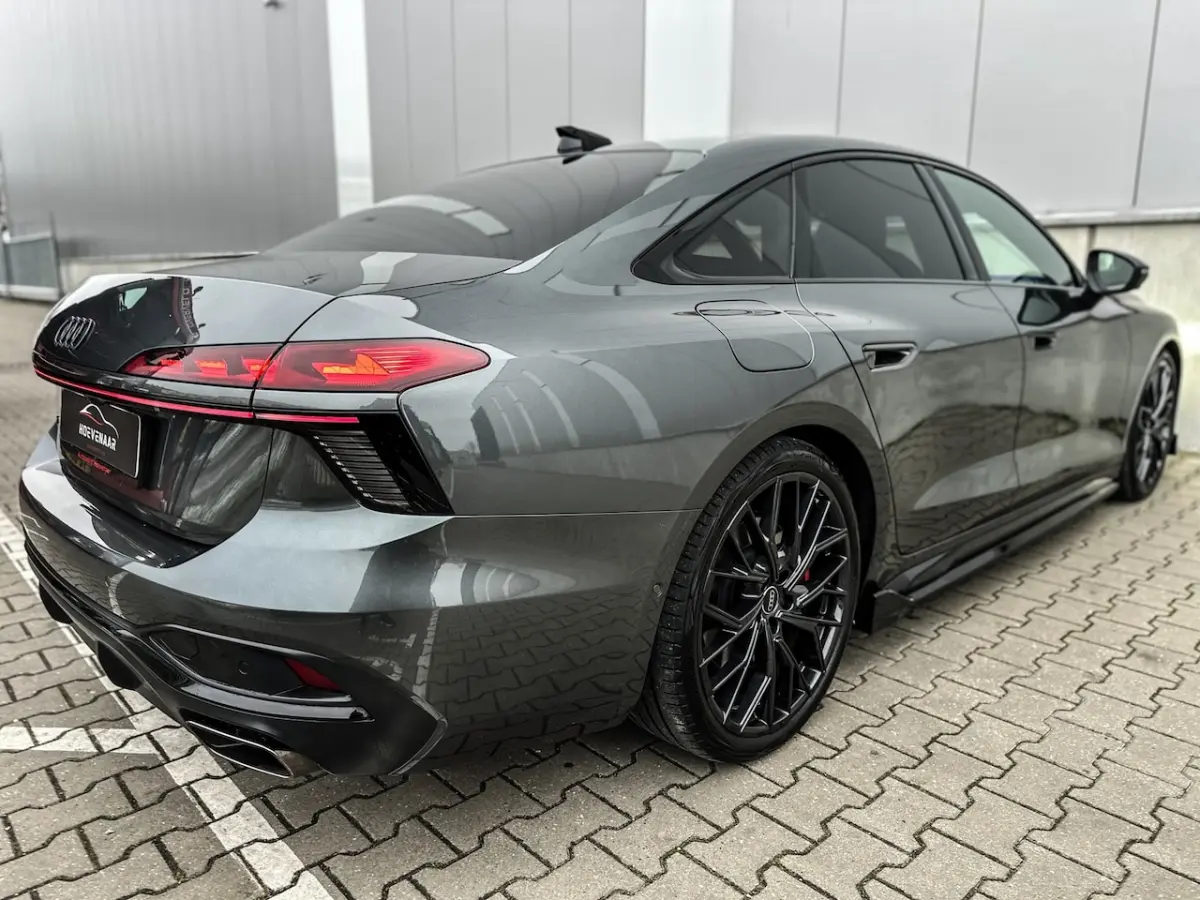 2.0 e-hybrid 367Pk S line Competition Edition one Pano B&O