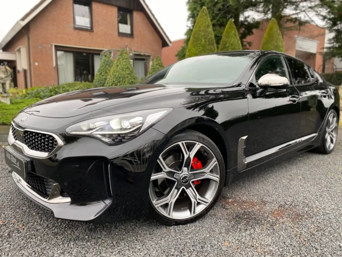 2.2 CRDI GT-LINE FULL OPTION Panodak LED Harman Kardon Head-up Carplay
