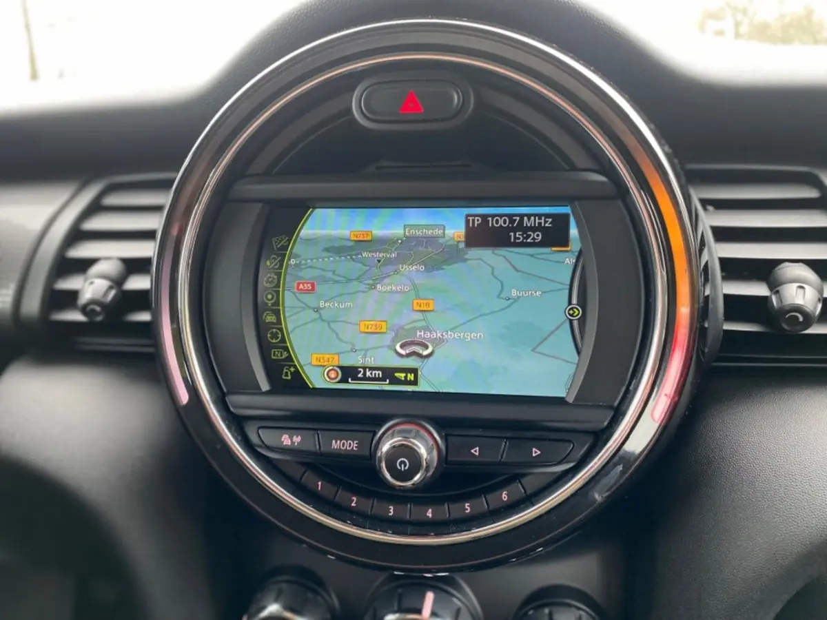 1.5 COOPER BUSINESS 5drs NAVI, NL Auto, Airco, Cruise