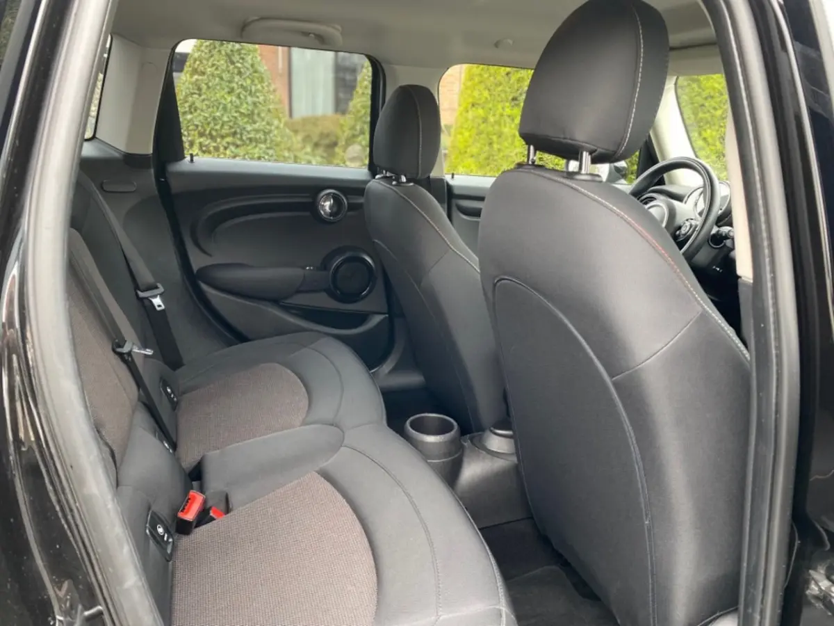 1.5 COOPER BUSINESS 5drs NAVI, NL Auto, Airco, Cruise