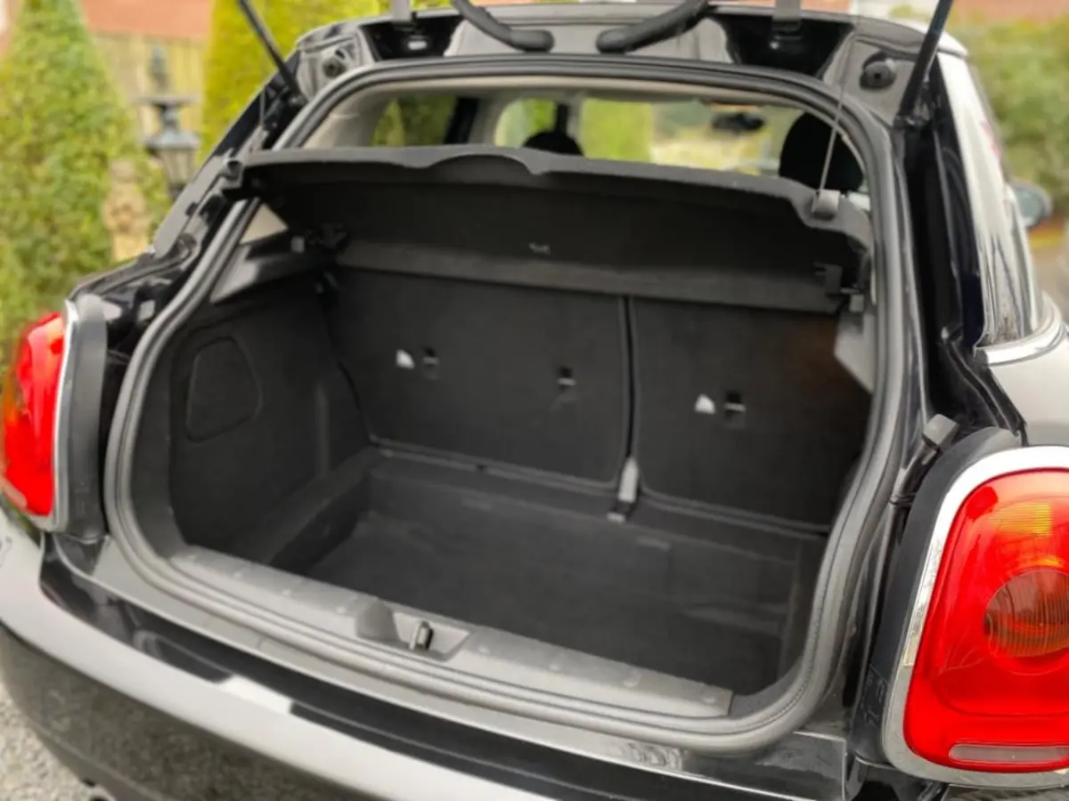 1.5 COOPER BUSINESS 5drs NAVI, NL Auto, Airco, Cruise