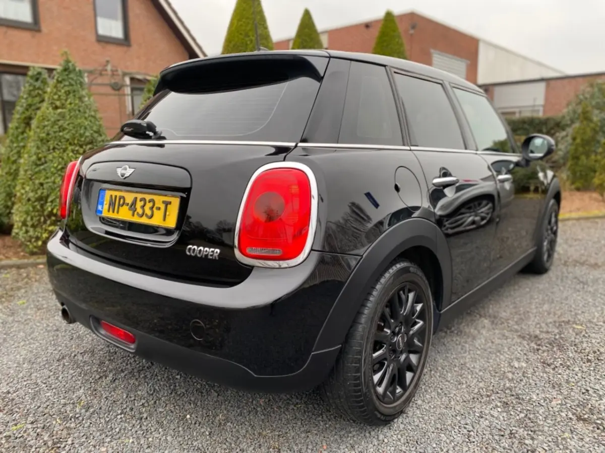 1.5 COOPER BUSINESS 5drs NAVI, NL Auto, Airco, Cruise