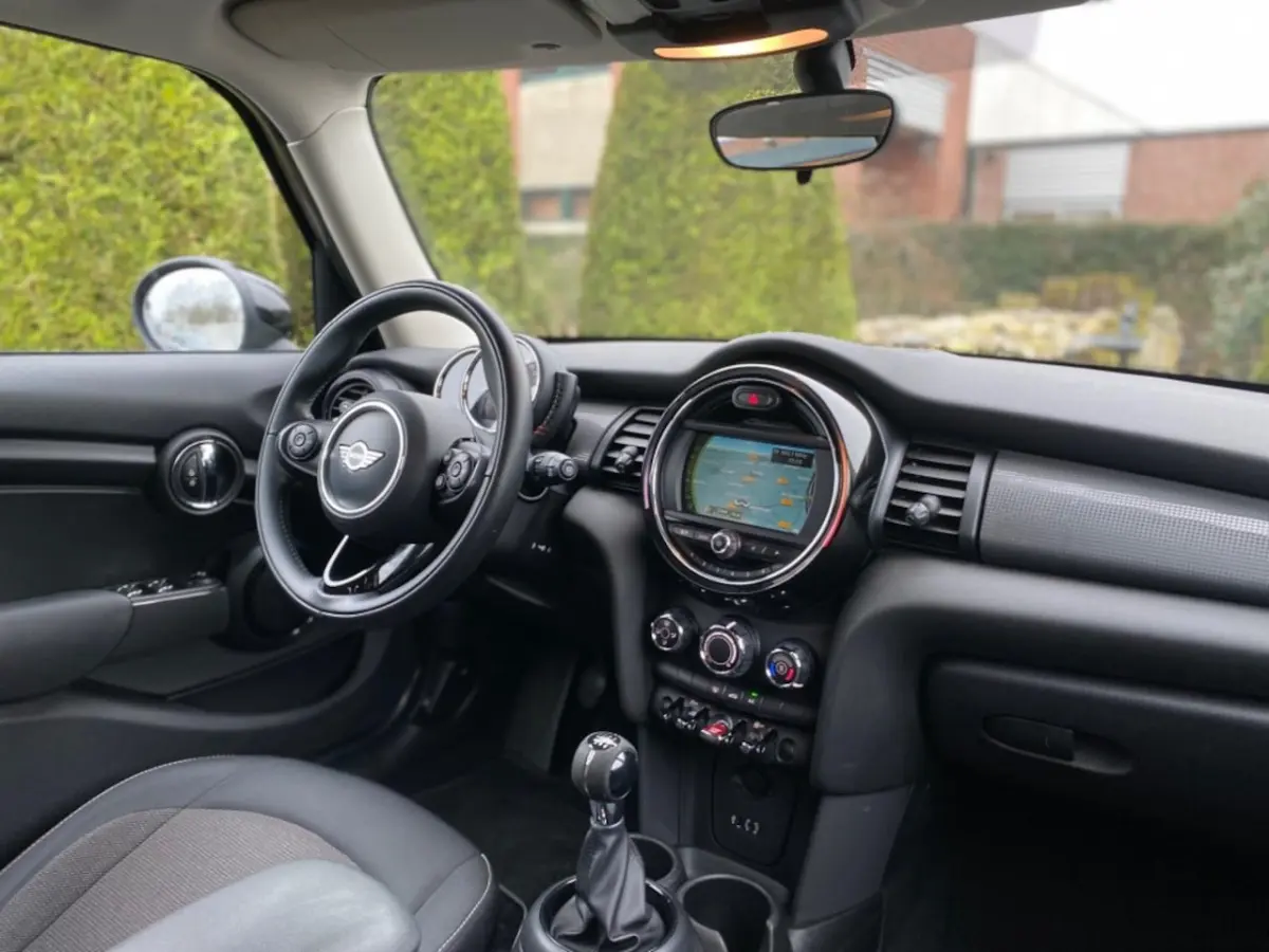 1.5 COOPER BUSINESS 5drs NAVI, NL Auto, Airco, Cruise